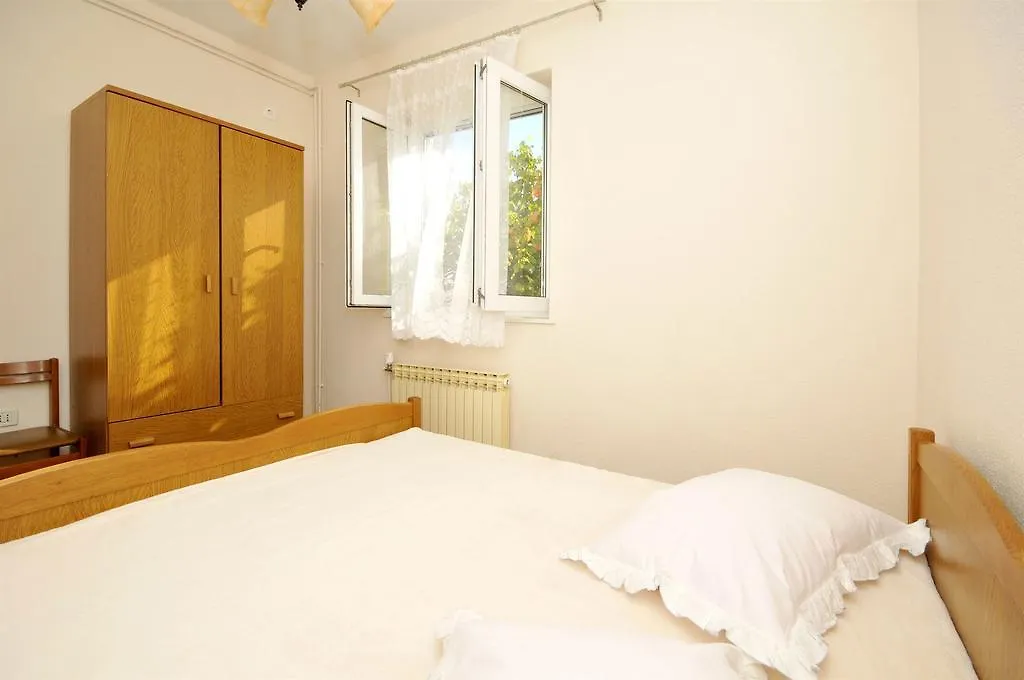 Apartments Mise 트로기르 0*,  크로아티아